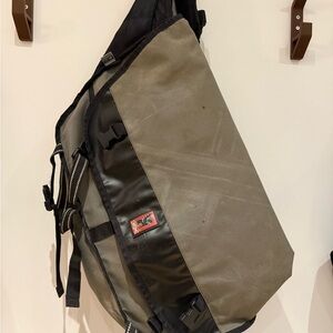 Chrome Industries Citizen 30L Messenger Bag